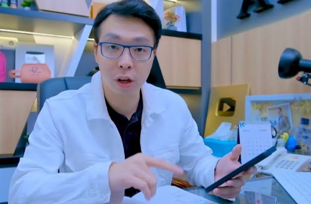 Dokter kecantikan dr. Richard Lee, MARS