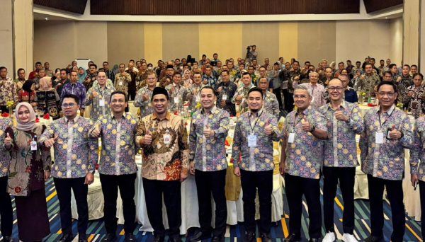 Wakil Wali Kota Bekasi Abdul Haris Bobihoe saat hadir mewakili Pemkot Bekasi pada Muskomwil III APEKSI di Kota Pekalongan, Jawa Tengah.