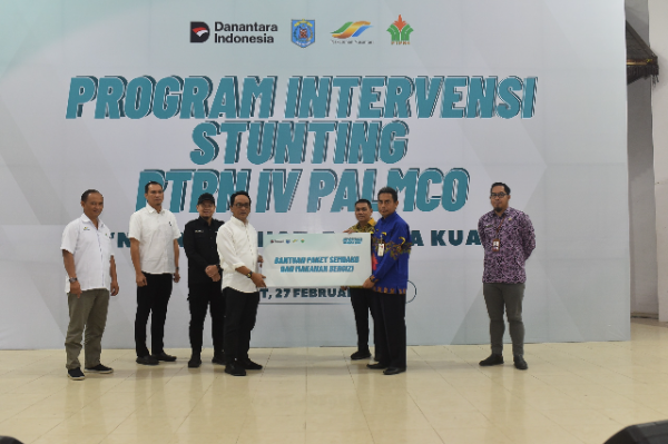 PTPN IV PalmCo bersama Pemprov Kalimantan Timur menggulirkan program perbaikan gizi dan sanitasi bagi 100 keluarga risiko stunting di Kabupaten Paser. Dengan alokasi lebih dari Rp270 juta pada Ramadan 2026 dan pendampingan intensif enam bulan, program ini diharapkan mempercepat penurunan angka stunting yang masih berada di atas ambang batas nasional dan WHO.