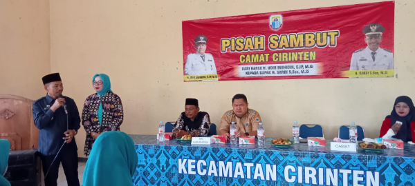 Anggota DPRD Lebak H. Karim menghadiri pisah sambut Camat Cirinten, menegaskan pentingnya kesinambungan pembangunan dan peningkatan pelayanan masyarakat.
