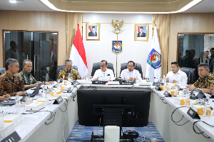 Mendagri Gerak Cepat Bahas Percepatan Rehabilitasi dan Rekonstruksi Pascabencana Sumatra
