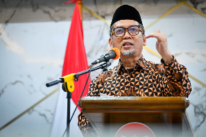 Muzammil Yusuf Apresiasi Keteladanan Politik Khoirudin, Pimpin Paripurna Pergantian Dirinya sebagai Ketua DPRD DKI